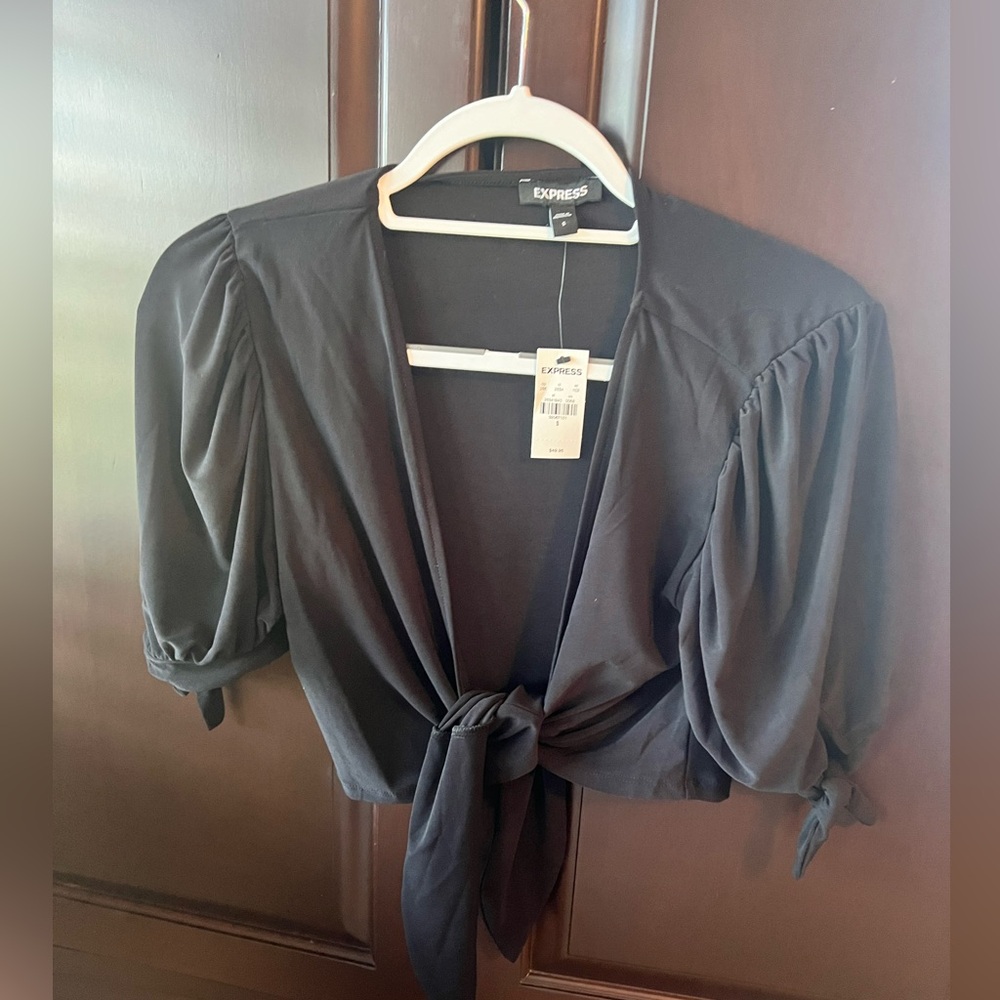 Front tie top